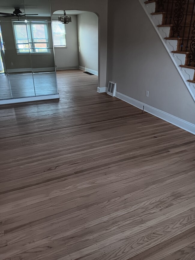 LR fan be replaced - 4 S Academy Ave