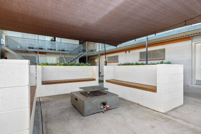 Photo - 109 E Broadway Rd Unit SI ID1366964P