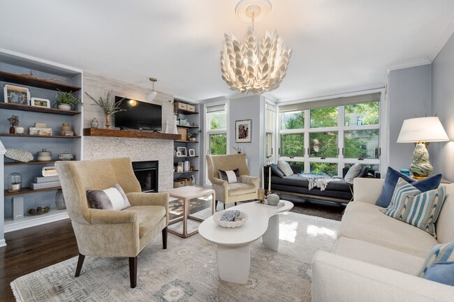 Photo - 2389 N Wayne Ave