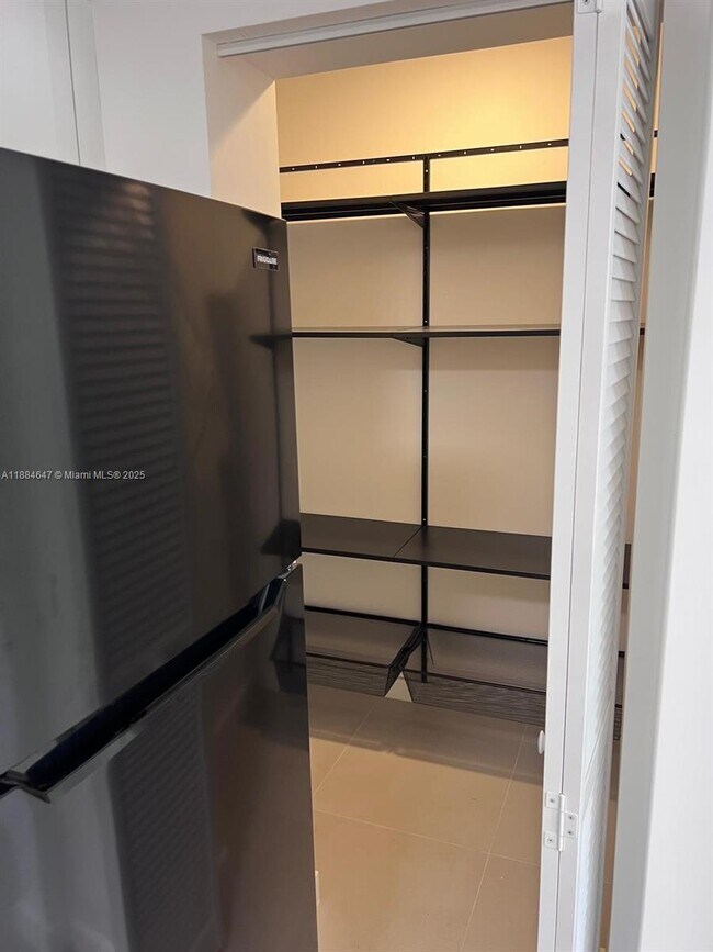 Photo - 7820 NE Bayshore Ct Unidad 101