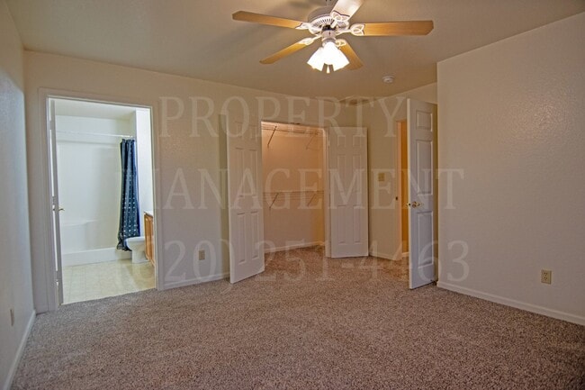 Building Photo - 2 Bedroom 2 Bath