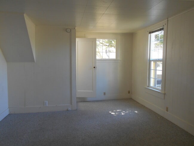 Photo - 3 Bedroom, 1 Bathroom Home in Sunnyland! PRELEASE NOW!