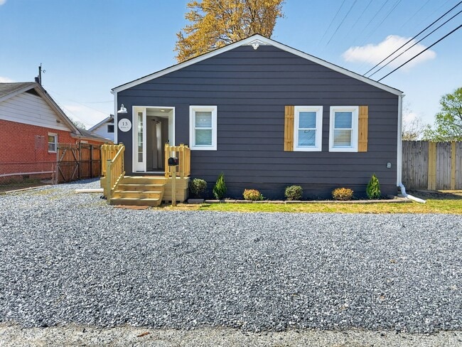 Building Photo - 13 Blinker Ct