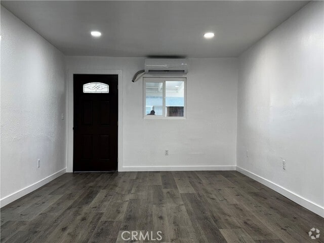 Building Photo - 4563 Bridgeview Ave Rental