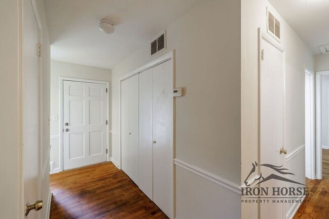 Photo - 160 Harold Dr