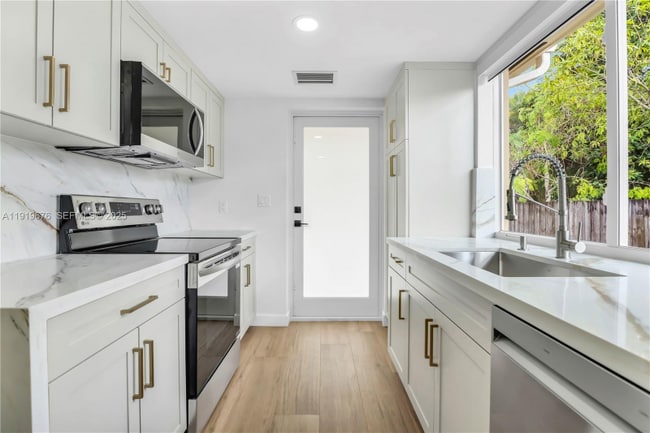 Photo - 6499 SW 39th St