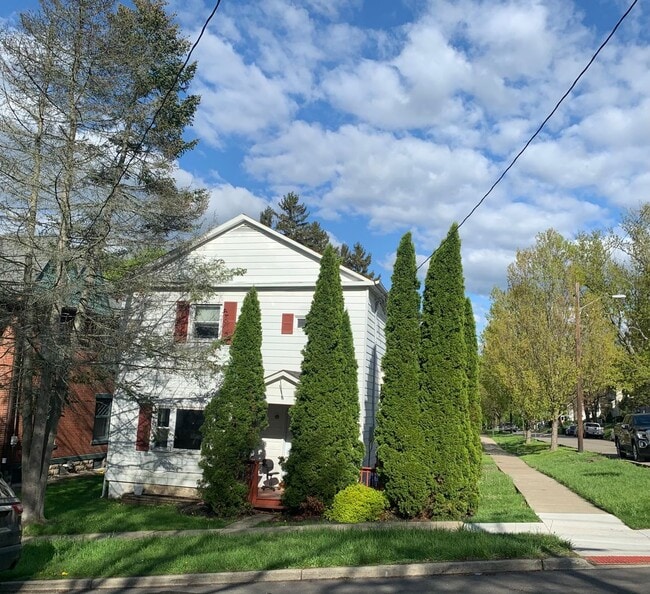 Building Photo - 174 Cedar St Unit 101