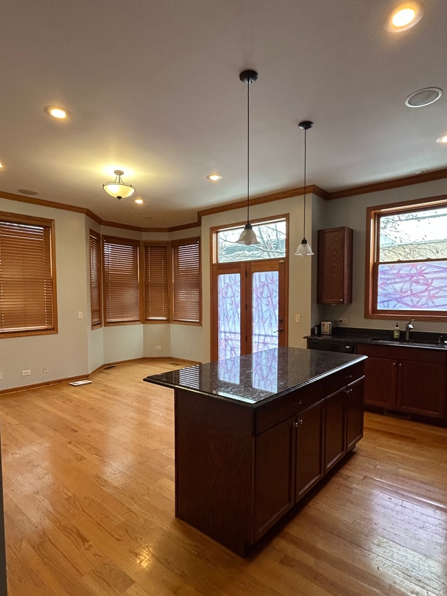 Building Photo - 1901 S May St Unit 1