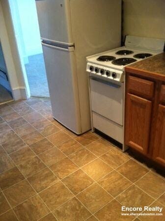 Building Photo - 115 Salem St Unit 22