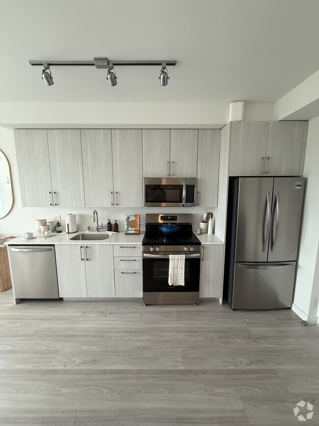 Building Photo - 1371 NW 38th St Unit A2 Rental