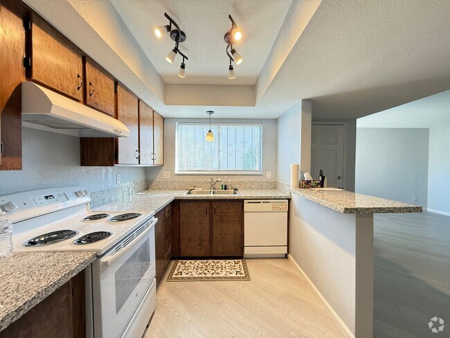 Building Photo - RENOVATED 2BD/1.5BA CONDO NEAR TOPGOLF, VI... Unit 3