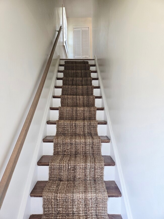 Staircase - 364 Westwood Ave Unit 36