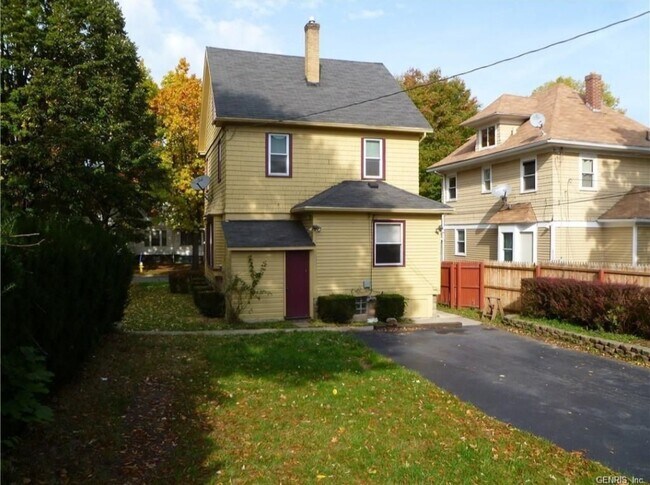 Photo - 405 Brooks Ave