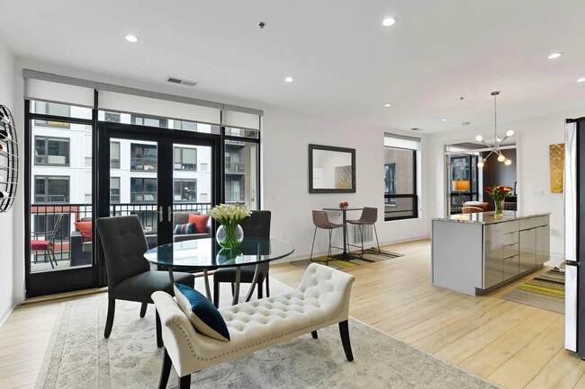 Building Photo - 3116 W Lake St Unit 314