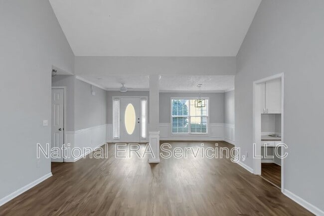 Photo - 455 Trelawney Cir