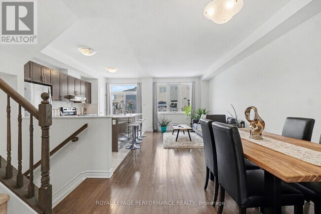 Photo - 664 Aubépines Dr