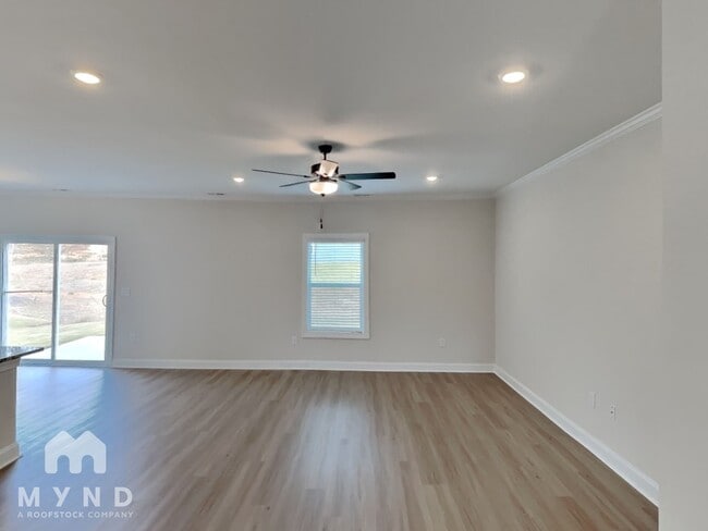 Photo - 158 Wembury Ln