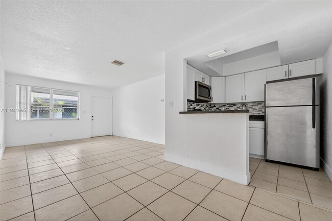 Photo - 5842 NW 23rd St Unit 1-4