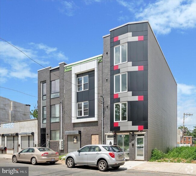 Building Photo - 2405 Ridge Ave Unit 2 Rental