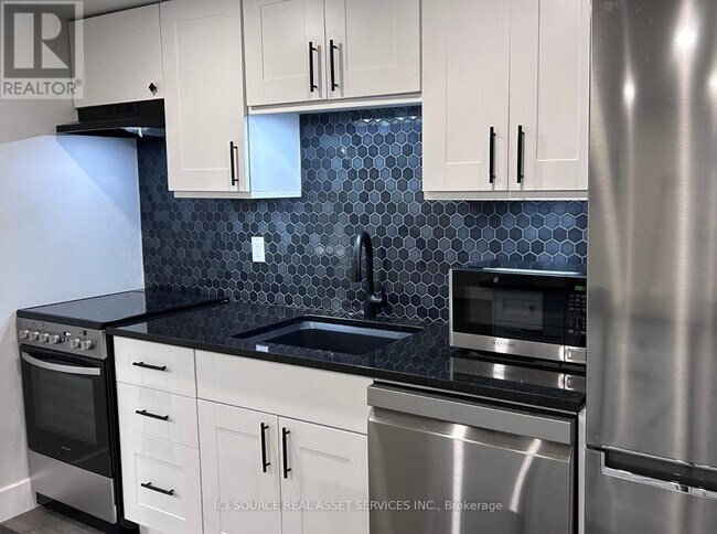 Photo - 1911 Francois Rd