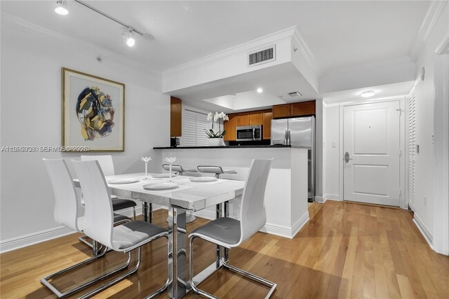 Building Photo - 99 SE Mizner Blvd Unit 716