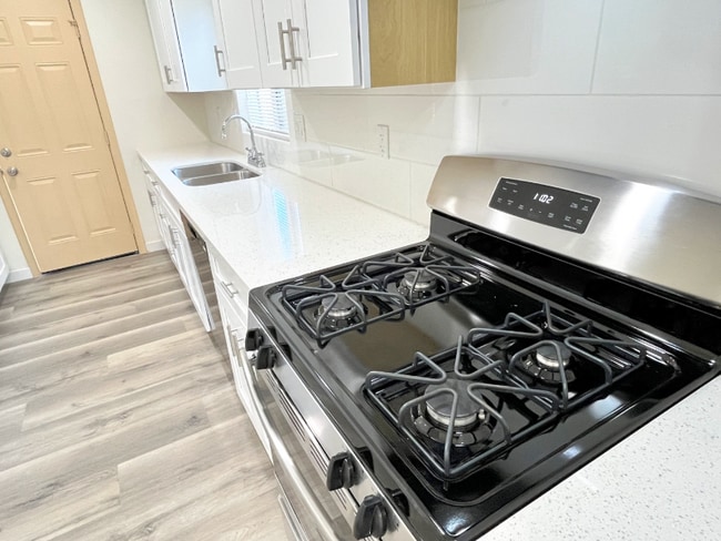 Photo - 5769 Eugene St