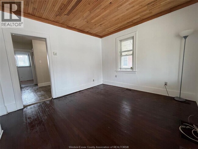 Photo - 1757 Rooney St