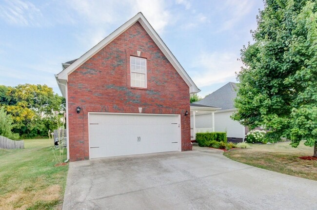 Stunning Brick Front Home With Fireplace A... - Stunning Brick Front Home With Fireplace A...