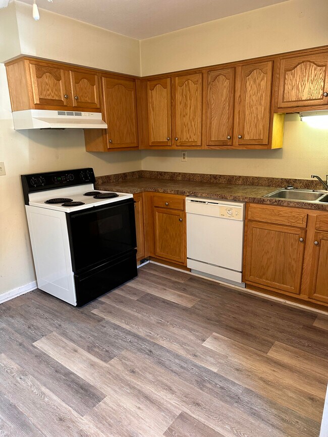 Photo - 741 Ridgeview Dr