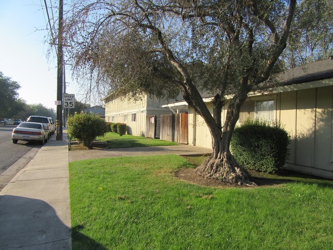 Photo - Pacific Court Apartments