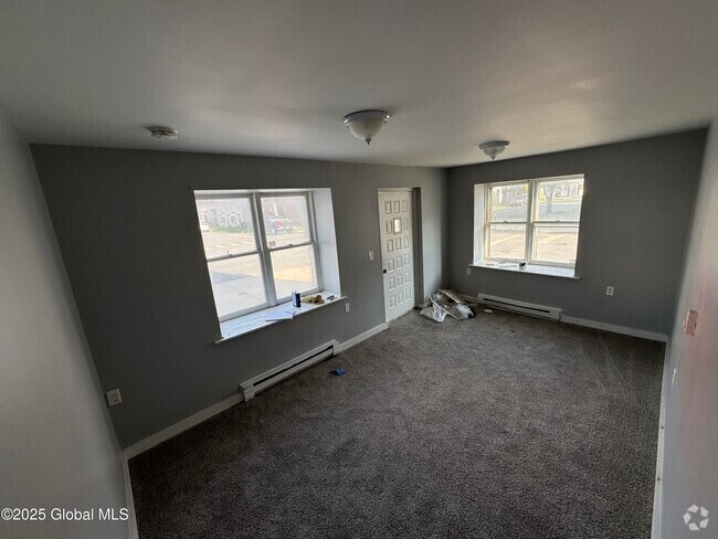 Building Photo - 663 2nd Ave Unit 1 Rental
