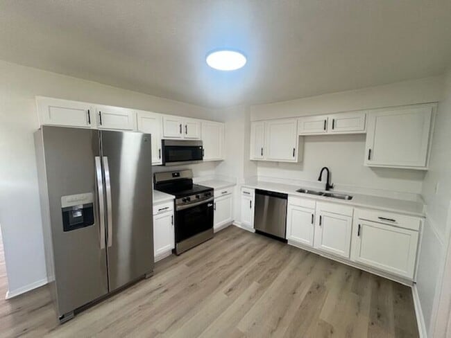 Photo - 4BR/1Ba house-Ready to make your new home!