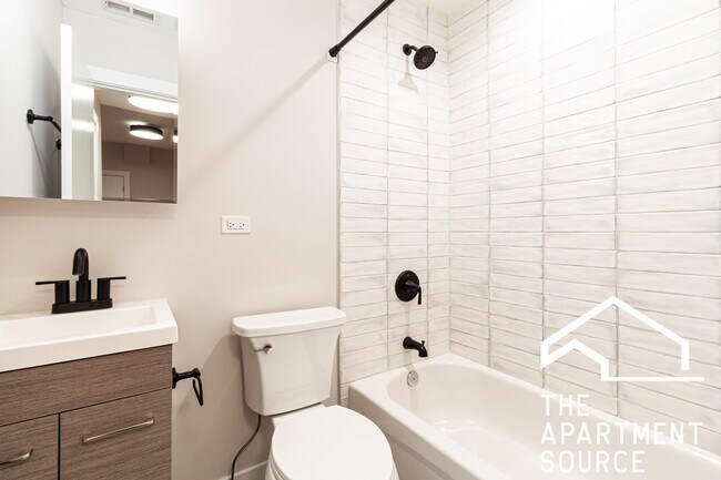 Photo - 665 W Wrightwood Ave