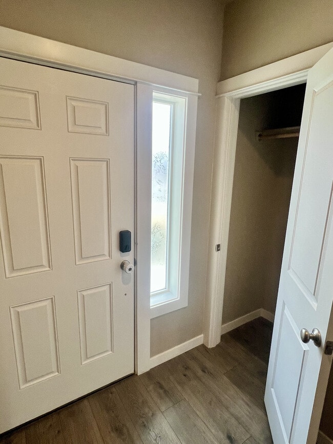 Photo - 2395 Chelan St