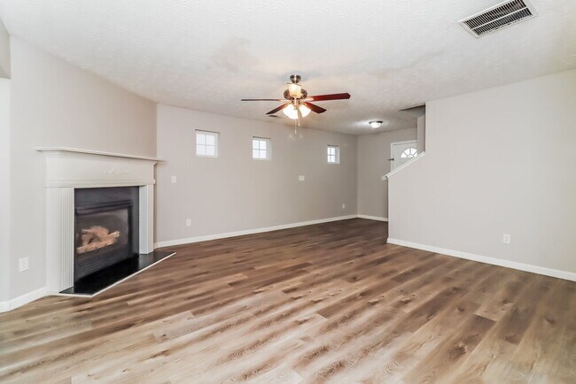 Photo - 266 Cobbler Cove Dr