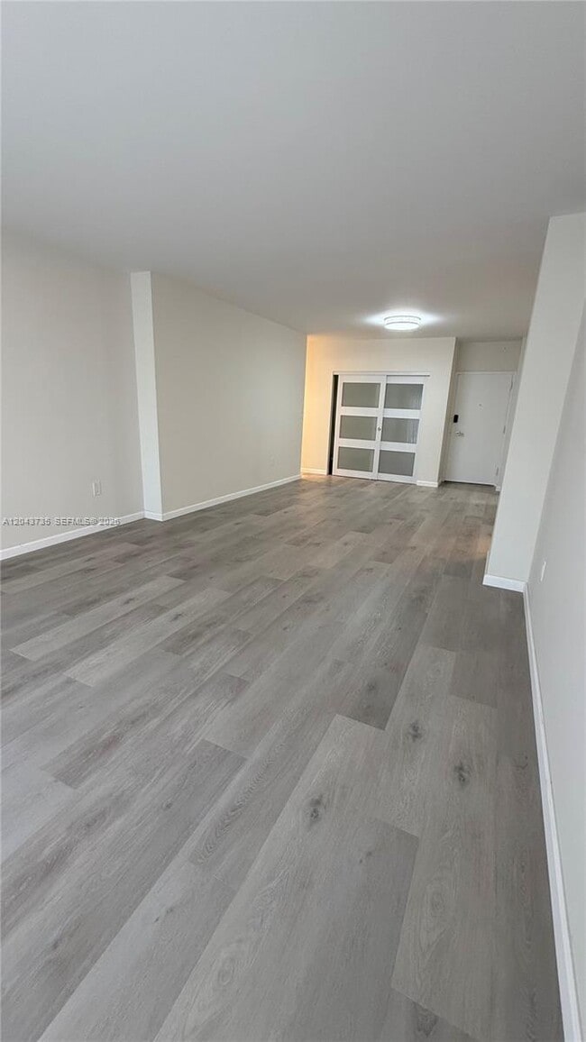 Photo - 300 Bayview Dr Unit 211
