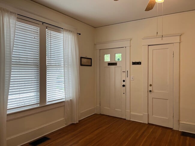 Photo - 1168 Orme Cir NE Unidad A