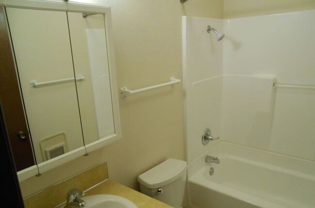 Photo - Cute 2BD Unit in Desirable McGillivray Neighborhood!