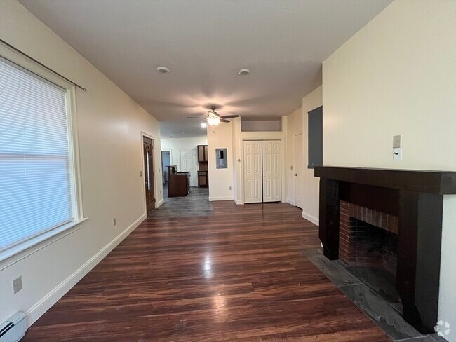 Building Photo - 8 Mechanic St Unit 8 Rental