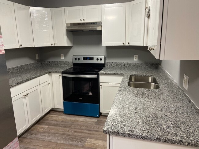 New Kitchen - 101 Blaylock St