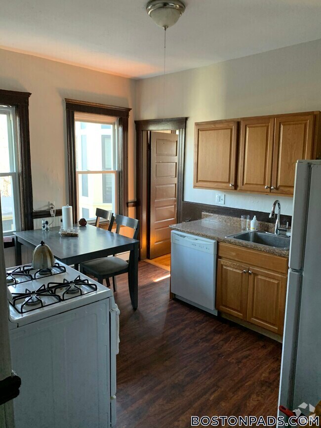 Building Photo - 122 Columbia St Rental