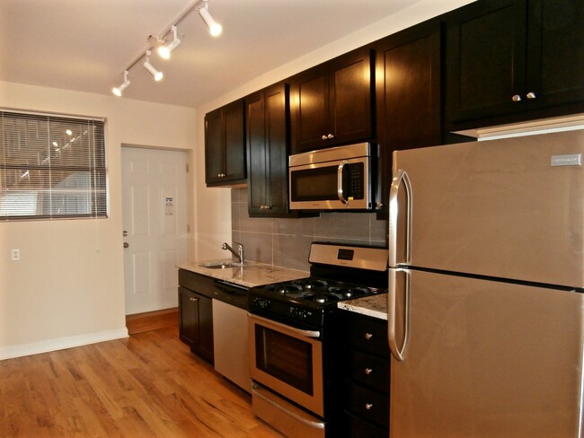 Photo - 6703 N Clark St Apartments Unit 2N