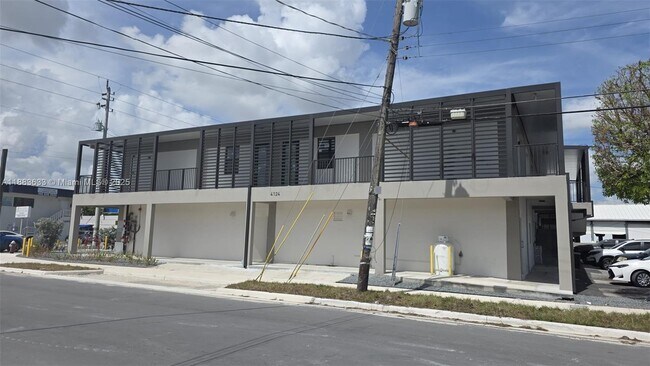 Photo - 4124 E 8th Ct Unit 5