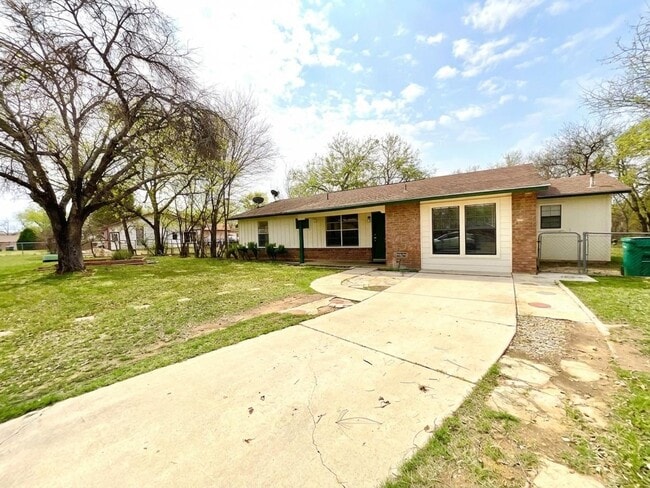 Photo - *MOVE IN SPECIAL* Tucked Away on a Cul-de-Sac | 3-Bedroom San Antonio Home!