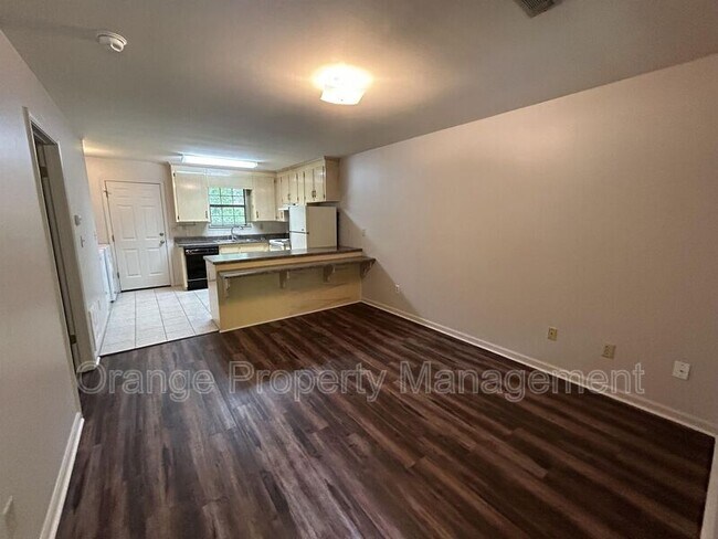 Photo - 204 Calhoun St