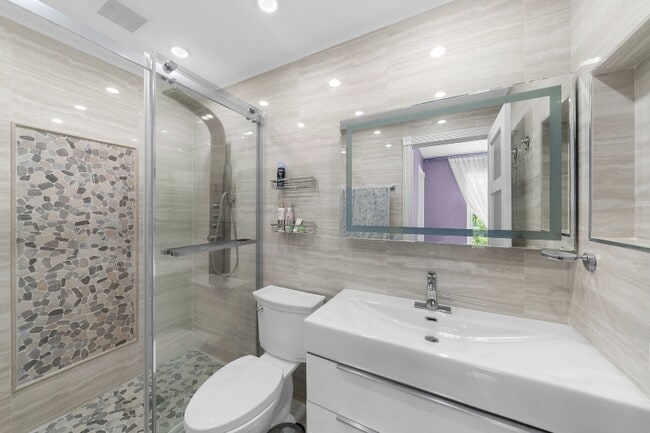 Photo - 264 N Southport Rd