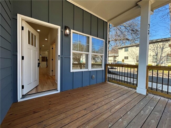 Photo - 73 Whitefoord Ave SE