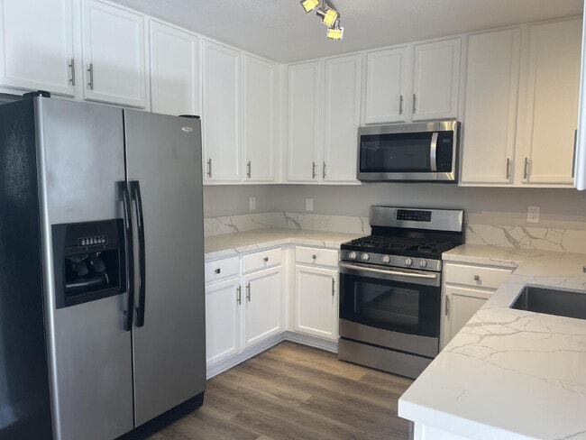 Photo - 744 Walnut St Apartment Unit #5