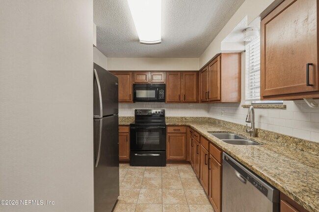 Photo - 1757 El Camino Rd Unidad 4
