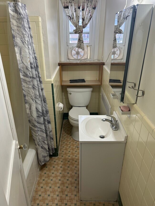 Photo - 1471 Creston St Unidad 1st floor